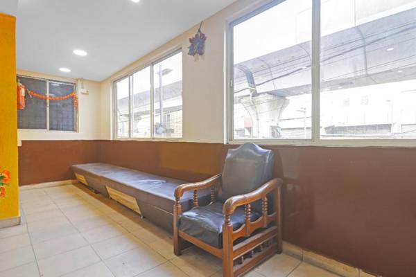 OYO 49643 Sri Sai Dwaraka