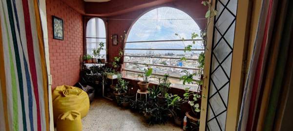 Cozy Colorful Homestay for Women with City view