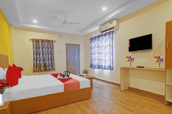 OYO 91582 Hotel Lavish Stay