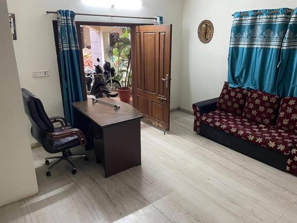 Workspace - CHARTER STAYS - Duplex cheerful Villa with 2BHK in posh locality.