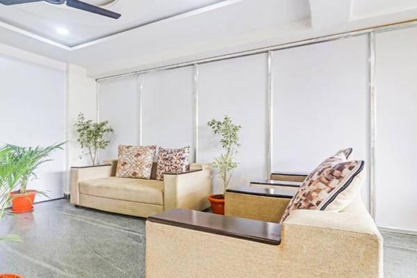 OYO 92953 Sri Navya Grand