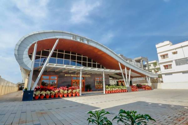 Capital O 72446 Hmt Comforts