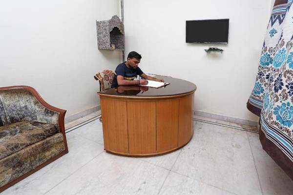 OYO 38149 Shiva Guest House