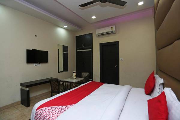 OYO 27864 Hotel Samrat
