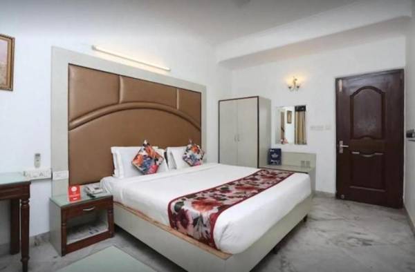 FabHotel Imperial Inn