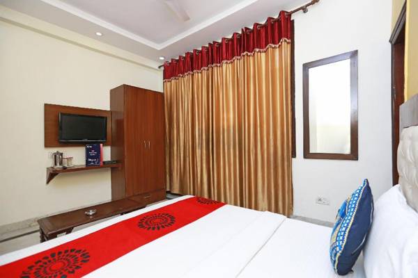 OYO 11559 Lakshay Residency