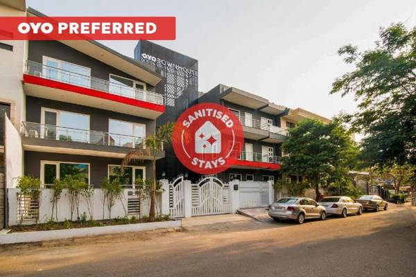 OYO Townhouse 032 Galleria Market