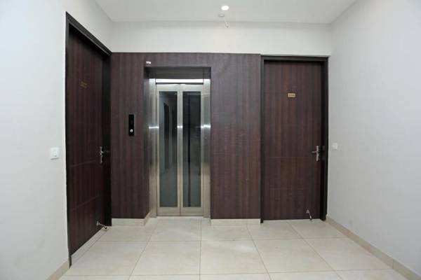 Capital O 17150 Hotel Silver Royal
