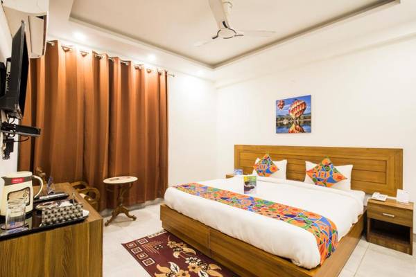 FabHotel Emoji Stays