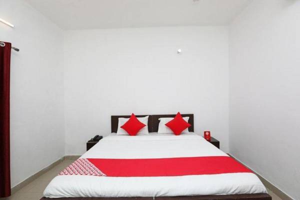 OYO 36700 Moonlight Residency