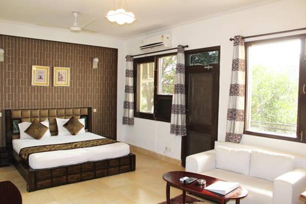 Studio Serviced Apartments near Fortis Hospital