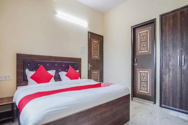 OYO 74584 Hotel Vivaan Palace