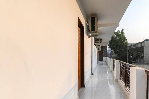 OYO 77500 Hotel Ballantine