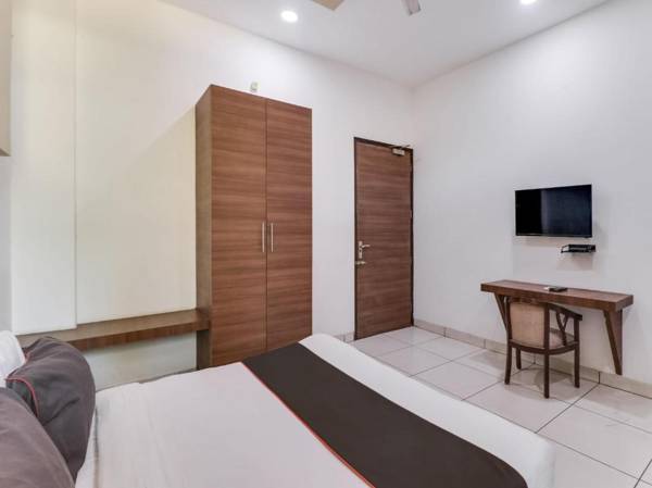 Oyo 79127 Collection O Green plaza