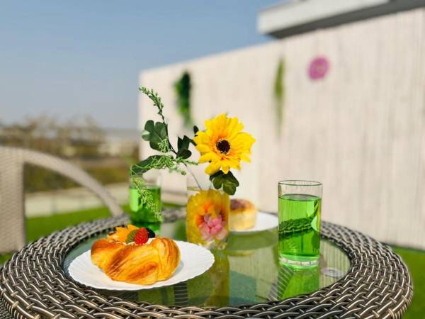 BluO 1BHK Medanta Medicity Kitchen Lift Balcony