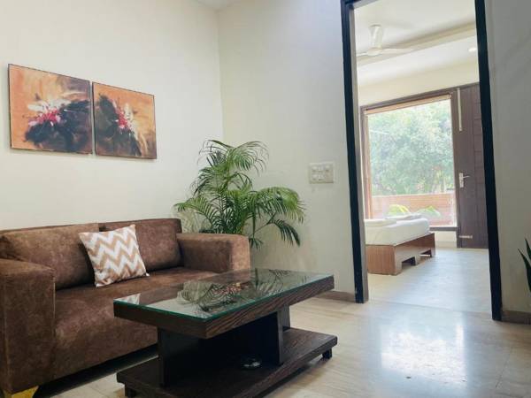 BluO Studio DLF Golf Course Road - Balcony Lift