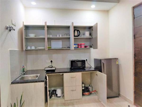 BluO Studio DLF Golf Course Road - Balcony Lift