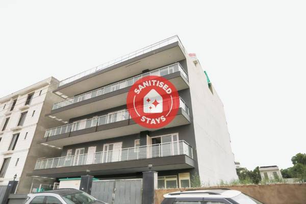 OYO Townhouse 81710 Aone