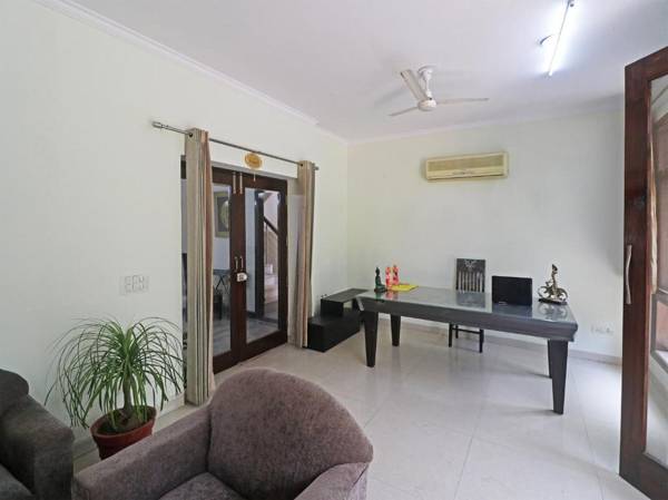 OYO 84428 Rajvanshi Palace