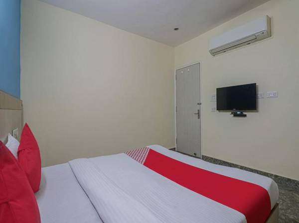 OYO 84923 Hotel Crown Inn