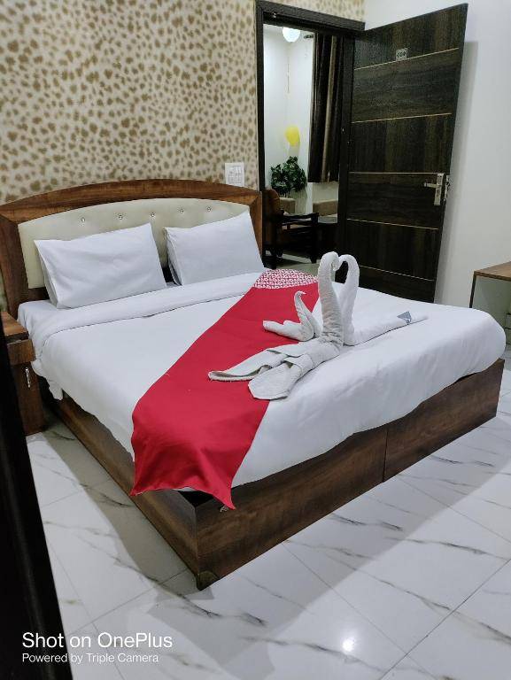 Collection O 87877 Prince Palace