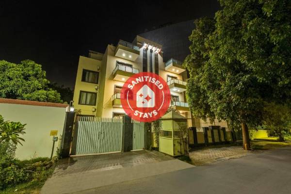 Townhouse OAK Birdhouse Residency