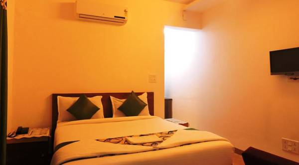 OYO 5671 Maximum Holiday Inn