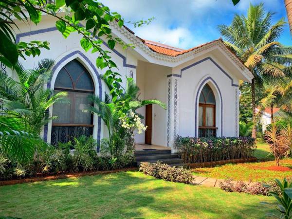 Luxury 2BR Villa with Swimming Pool Garden & Wifi