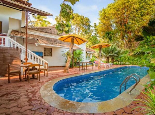 Lavish Studio with a pool near Candolim Beach