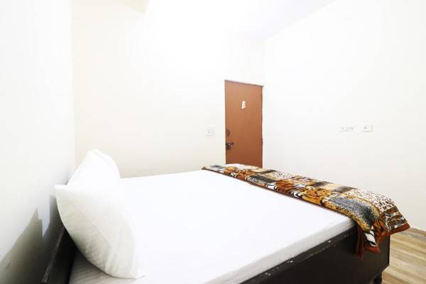 SPOT ON 46861 Tushir House