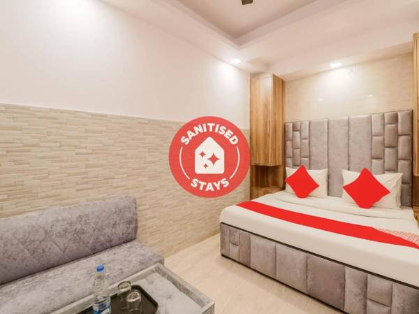 OYO 79394 Grand Palace 2