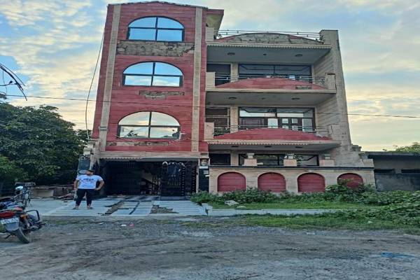 POP 83214 Raj Guest House