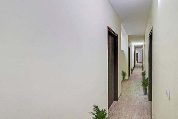 OYO 87988 Hotel Happy Moments