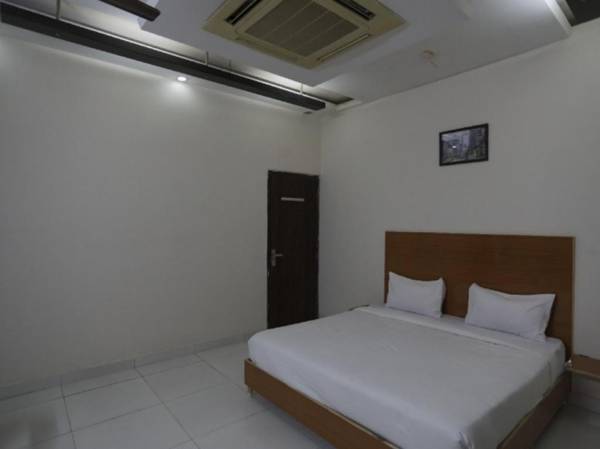 Capital O 92631 White Hotel