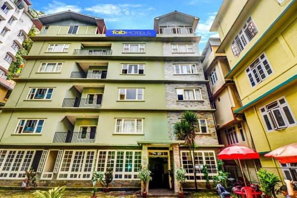 FabHotel Oak Ridge Retreat I - Fully Vaccinated Staff