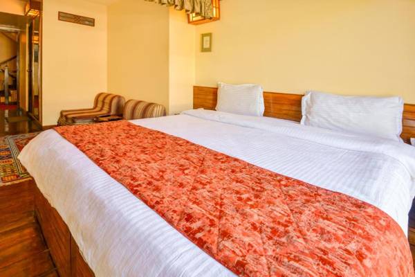 Summit Oriental Hotel (MG Marg)