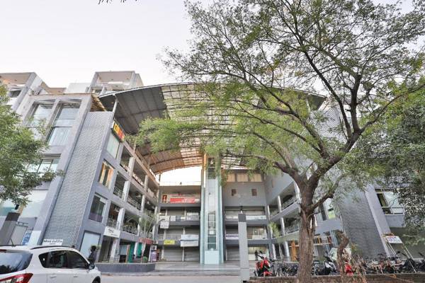 OYO Flagship 2389 Hotel The Grand Pritam