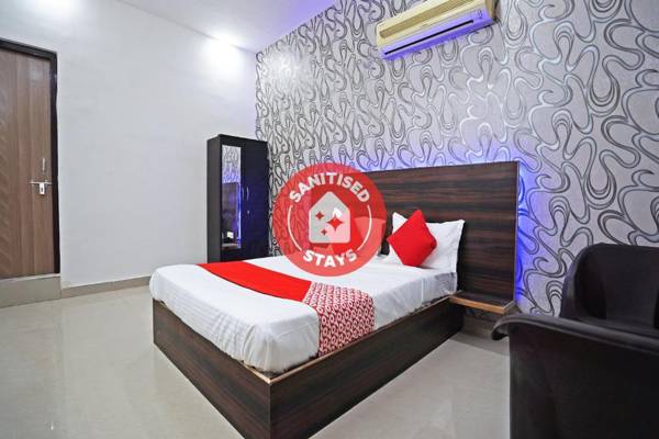 OYO 46882 Hotel Five Sense