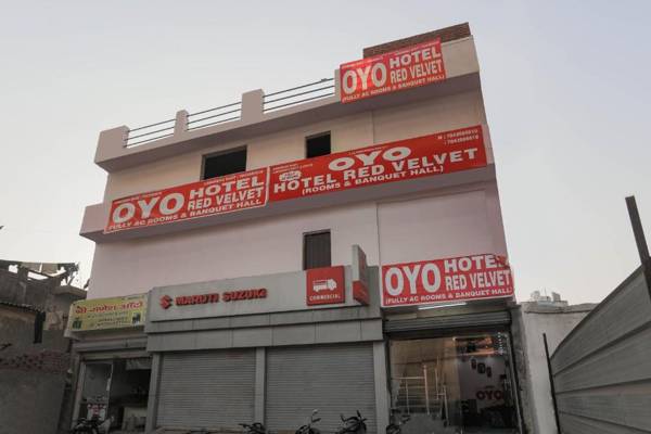 OYO 75701 Red Velvet Rooms & Banquet