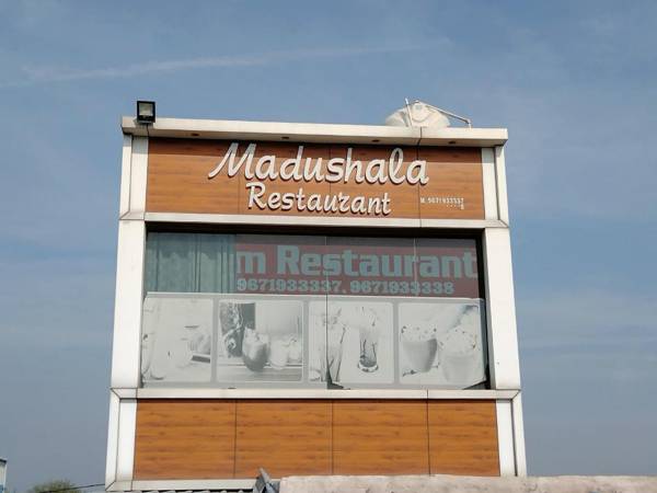 OYO HOME 85455 Madhushala