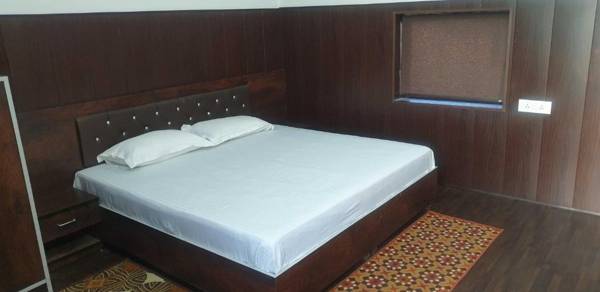 OYO 91829 Shiva Tourist Dhaba