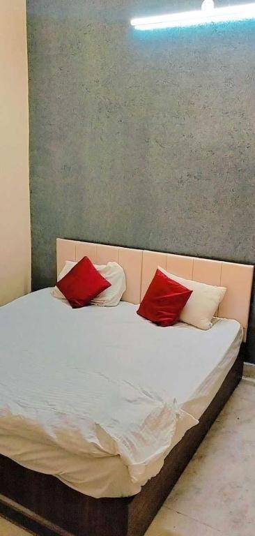 OYO 92164 Crown Hotel And Banquets