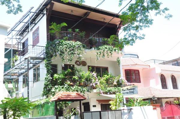 Reds Residency - Homestay