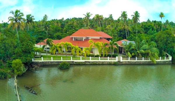 River Whisper Homestay