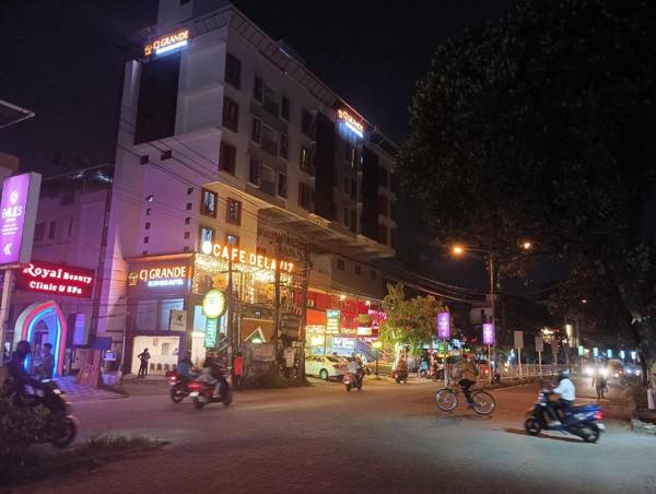 CJ GRANDE BUSINESS HOTEL