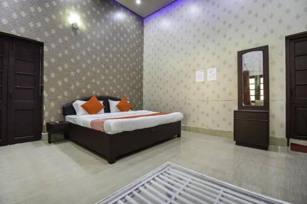 OYO 75830 Hotel Rajpur Resort