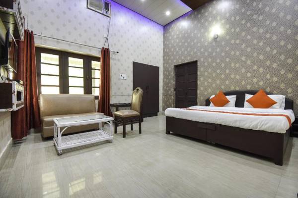 OYO 75830 Hotel Rajpur Resort
