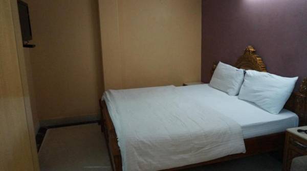 Goroomgo Satya Dehradun