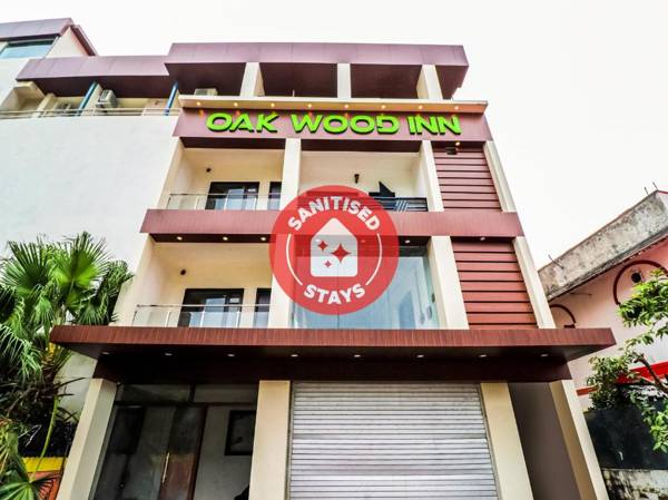 Collection O 83669 Oak Wood Inn