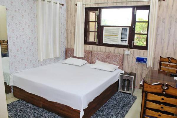 OYO HOME 89162 Rajawat Home